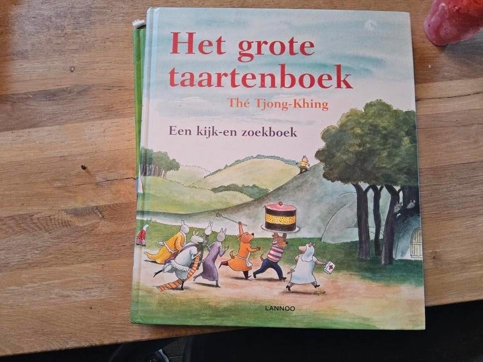 Het grote taartenboek - Een kijk-en zoekboek, Ophalen of Verzenden, Zo goed als nieuw, Thé Tjong-Khing, Fictie algemeen