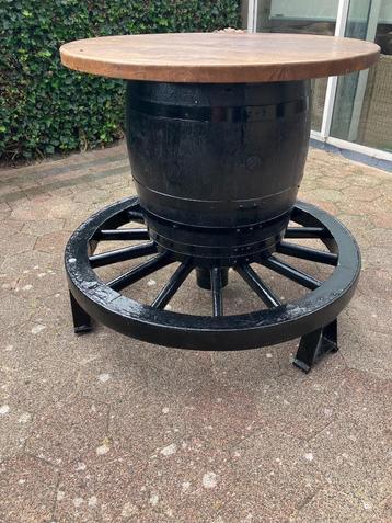 te koop unieke stamtafels.statafels kroegentafels beschikbaar voor biedingen