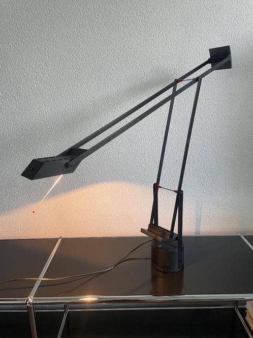 Artemide Tizio 50 halogeen vintage tafellamp bureaulamp, Huis en Inrichting, Lampen | Tafellampen, Gebruikt, 50 tot 75 cm, Metaal