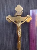 Messing kruis op voet., Antiek en Kunst, Antiek | Religie, Ophalen of Verzenden