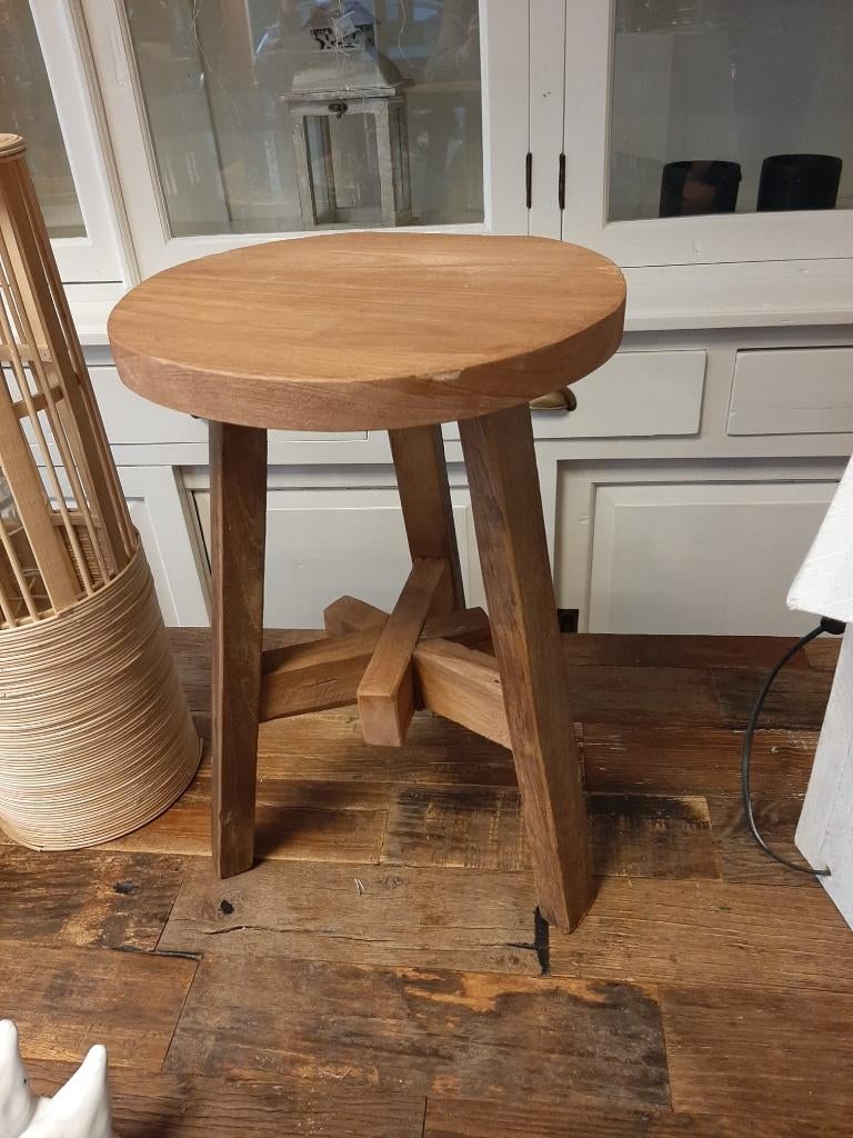 Robuuste ronde teakhouten kruk, Huis en Inrichting, Krukjes, Ophalen, Zo goed als nieuw, Hout