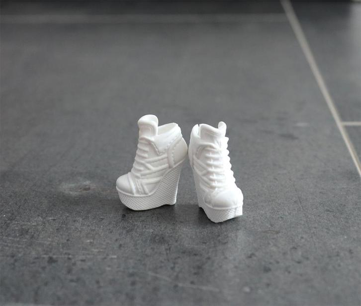Barbie kleding nieuw - Originele hoge hakken schoenen wit, Kinderen en Baby's, Speelgoed | Poppen, Nieuw, Barbie, Ophalen of Verzenden