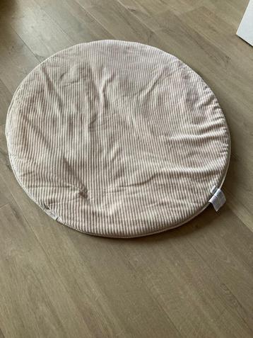 Koeka boxkleed rond beschikbaar voor biedingen