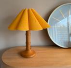 Oker kleurige geplooide kap, Huis en Inrichting, Lampen | Lampenkappen, Ophalen, Gebruikt, Rond, Minder dan 25 cm