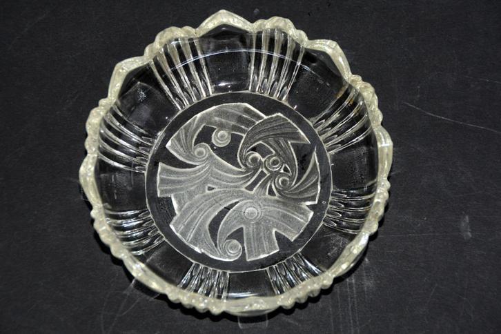 Brocante glazen schaal / schaaltje geetst in lalique stijl, Antiek en Kunst, Antiek | Glas en Kristal, Ophalen of Verzenden