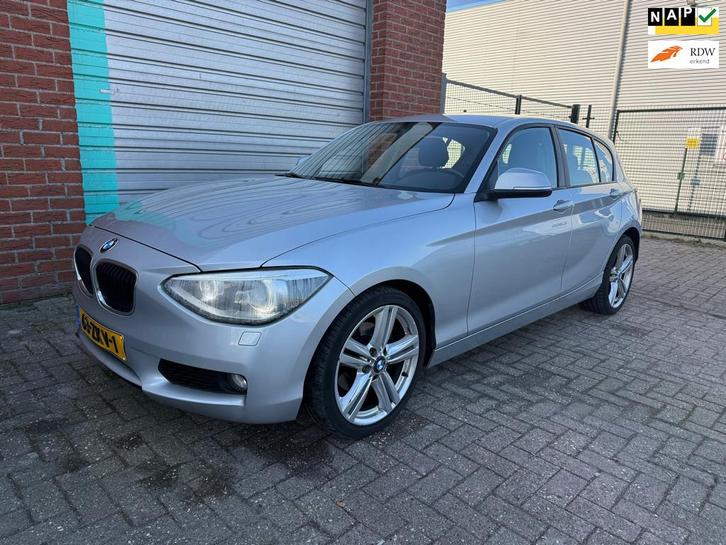 BMW 1-serie 118i Upgrade Edition automaat NAV.+ Airco Bj:201, Auto's, BMW, Bedrijf, Te koop, 1-Serie, ABS, Airbags, Airconditioning