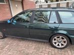 BMW 5-Serie 3.0 530I Touring AUT 2002 Groen, Auto's, BMW, Automaat, 2000 kg, 1650 kg, 231 pk