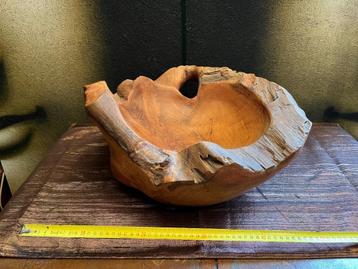 Houten schaal beschikbaar voor biedingen