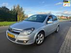 Opel Astra 1.6 Cosmo AUTOMAAT/APK 10-2026/LEER /NAP, 15 km/l, Gebruikt, Zwart, 4 cilinders