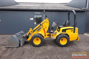 JCB 403 Zeer nette shovel met hydraulische snelwissel en bak beschikbaar voor biedingen