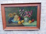 W. G. v Wel, Stilleven met bloemen en fruit. 71/50 cm., Antiek en Kunst, Ophalen
