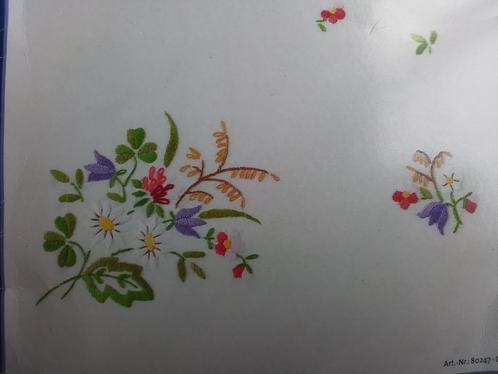 Tafelkleed om te borduren, Hobby en Vrije tijd, Borduren en Borduurmachines, Nieuw, Borduurpakket, Handborduren, Ophalen of Verzenden