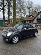 Mini One 1.6 | Panoramadak | Bi-Xenon | Zeer nette staat, Voorwielaandrijving, 74 pk, 4 stoelen, 19 km/l