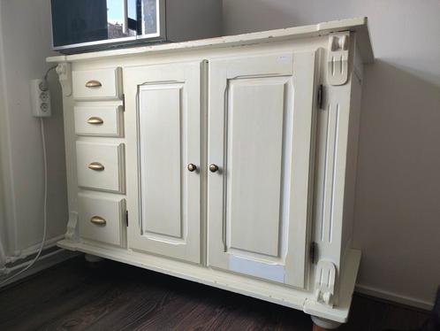 Dressoir met mooie grepen en veel opbergruimte, Huis en Inrichting, Kasten | Dressoirs, Gebruikt, 25 tot 50 cm, Ophalen