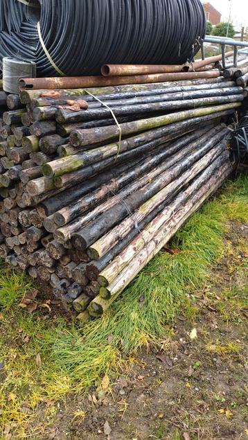 Gecreosoteerde palen beschikbaar voor biedingen