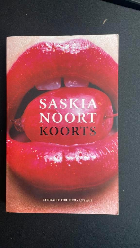 Saskia Noort - Koorts, Boeken, Thrillers, Zo goed als nieuw, Nederland, Ophalen of Verzenden