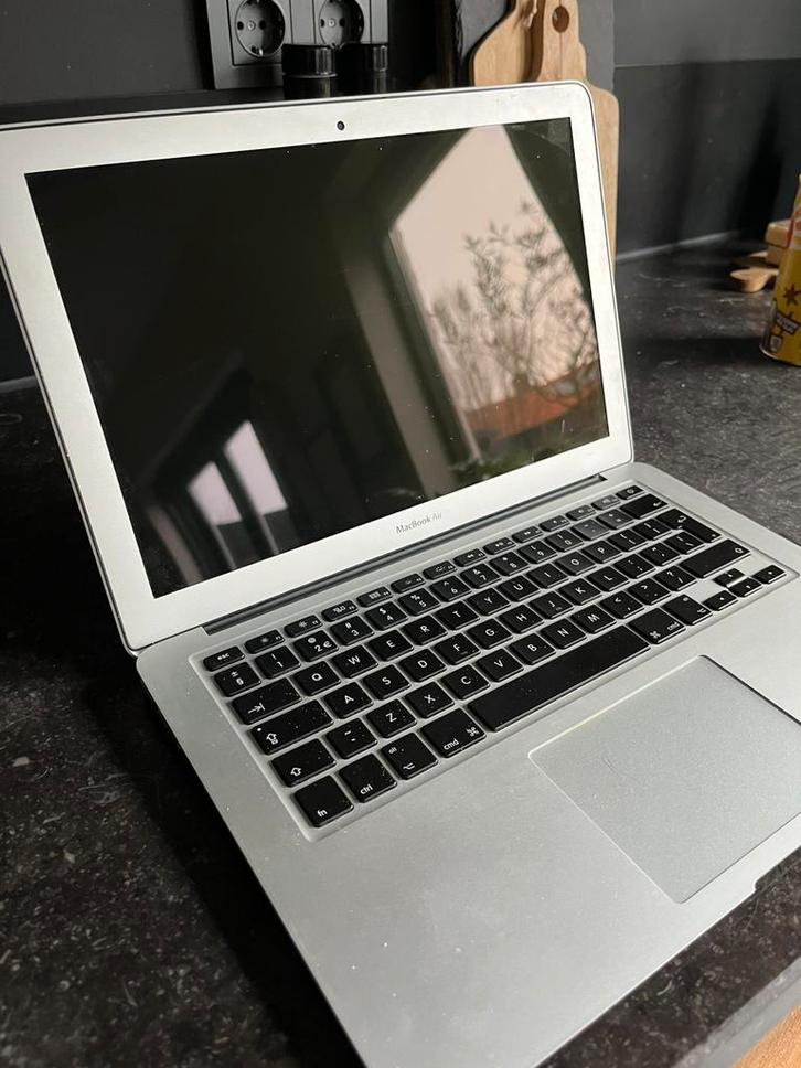 Goed werkende Macbook, Computers en Software, Apple Desktops, Zo goed als nieuw, iMac, SSD, 3 tot 4 Ghz, Ophalen of Verzenden