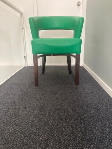 vergader/ eetkamerstoelen beschikbaar voor biedingen