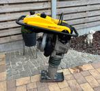 Stamper Wacker, Ophalen