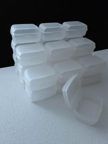 28 transparante Curver bakjes 400 ml. beschikbaar voor biedingen