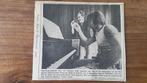 Voetballer Van Hanegem dirigent Rotterdams Orkest krant 1, Ophalen of Verzenden, 1960 tot 1980, Knipsel(s)