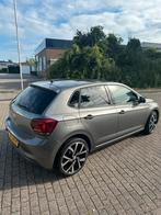 Volkswagen Polo 1.0 TSI 95pk 2018 Grijs 18inch AMBIENT LIGHT, Auto's, Volkswagen, Voorwielaandrijving, 23 km/l, Handgeschakeld