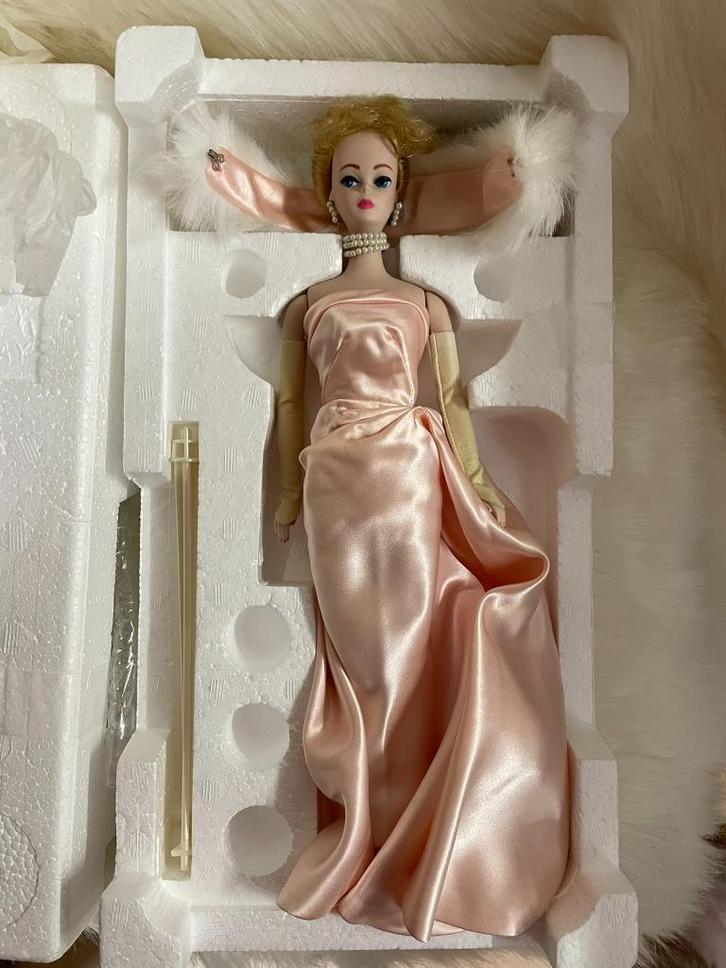 Barbie porselein Enchanted Evening, 1986, Verzamelen, Poppen, Zo goed als nieuw, Fashion Doll, Ophalen of Verzenden
