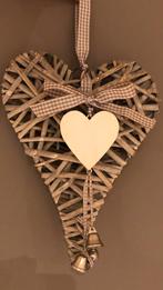 Riet hart/hartje met belletjes eraan en houten hartje, Ophalen of Verzenden, Gebruikt