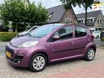 Peugeot 107 1.0 Envy Purple 84.000 km NL-AUTO-NAP., Voorwielaandrijving, Euro 5, Stof, Gebruikt
