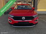 Volkswagen T-Roc 1.5 TSI Style/CAMERA/NAVI/STOELVERW, Voorwielaandrijving, Stof, Zwart, 4 cilinders