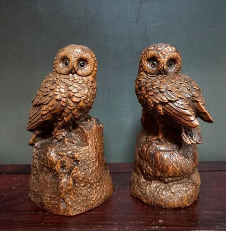Set houten beeldjes van twee uilen, Verzamelen, Dierenverzamelingen, Zo goed als nieuw, Beeldje of Figuurtje, Vogel, Ophalen of Verzenden