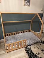 Leuk peuterbed / vloerbed in huisjesmodel, Ophalen, 70 tot 85 cm, Zo goed als nieuw, Lattenbodem