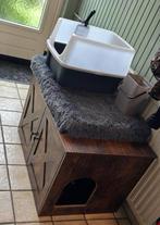 Kattenbakkast, kattenbak,  afvalbakje en kussen op de kast., Dieren en Toebehoren, Kattenbakken, Ophalen, Zo goed als nieuw, Gesloten
