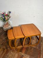 Gratis bezorging! Mid century retro vintage nesting tafels, Ophalen of Verzenden, Huis en Inrichting