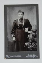 Antieke foto vrouw 1900 Broekhuizen Gouda Cart de Visite CDV, Gebruikt, Foto, Ophalen of Verzenden, Voor 1940
