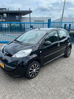 Peugeot 107 1.0 12V 5DR 2-TRONIC 2008 Zwart, Auto's, 4 stoelen, Origineel Nederlands, Particulier, 815 kg