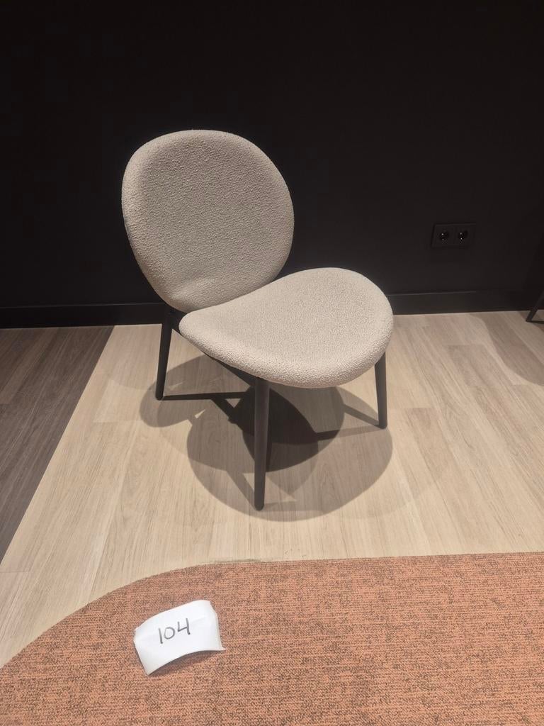 Lage lounge stoel, Ophalen of Verzenden, Zo goed als nieuw, Stof, Eén