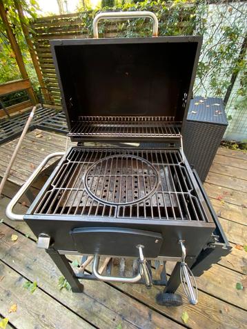 Jamestown bbq/smoker (jaxon) incl hoes beschikbaar voor biedingen