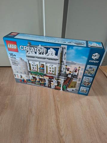 10243 Parisian restaurant Lego Nieuw  beschikbaar voor biedingen