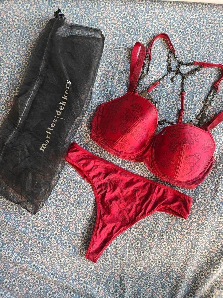 Marlies Dekkers Johan Maurits collectie set 70D S, Kleding | Dames, Ondergoed en Lingerie, Setje, Rood, Verzenden
