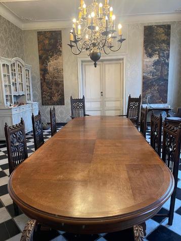 Monumentale Eiken tafel uit kasteel , 4.30 m x 1.50 m,  beschikbaar voor biedingen