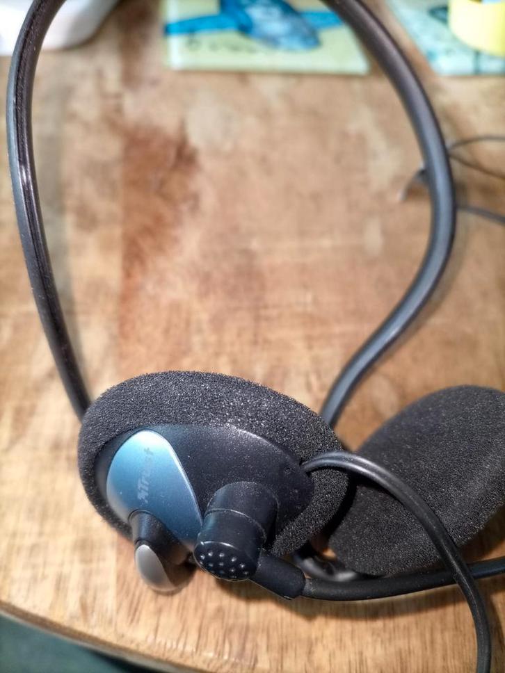 Trust headset, Computers en Software, Headsets, Zo goed als nieuw, Over-ear, Bedraad, Volumeregelaar, Ophalen of Verzenden