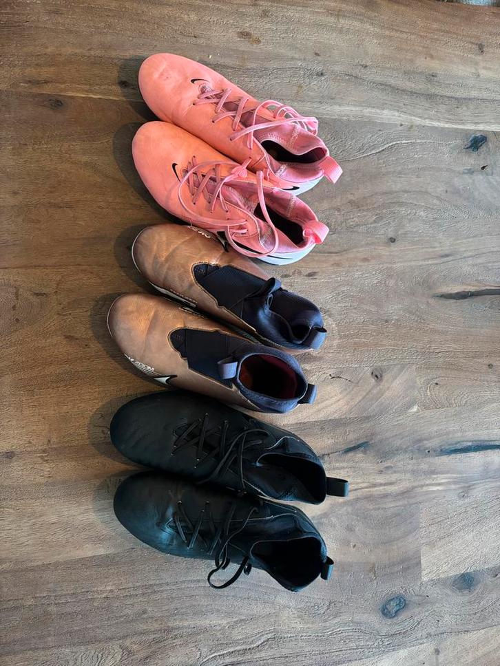 Gebruikte Voetbalschoenen - Diverse Maten, Sport en Fitness, Voetbal, Gebruikt, Schoenen, Maat XS of kleiner, Ophalen of Verzenden
