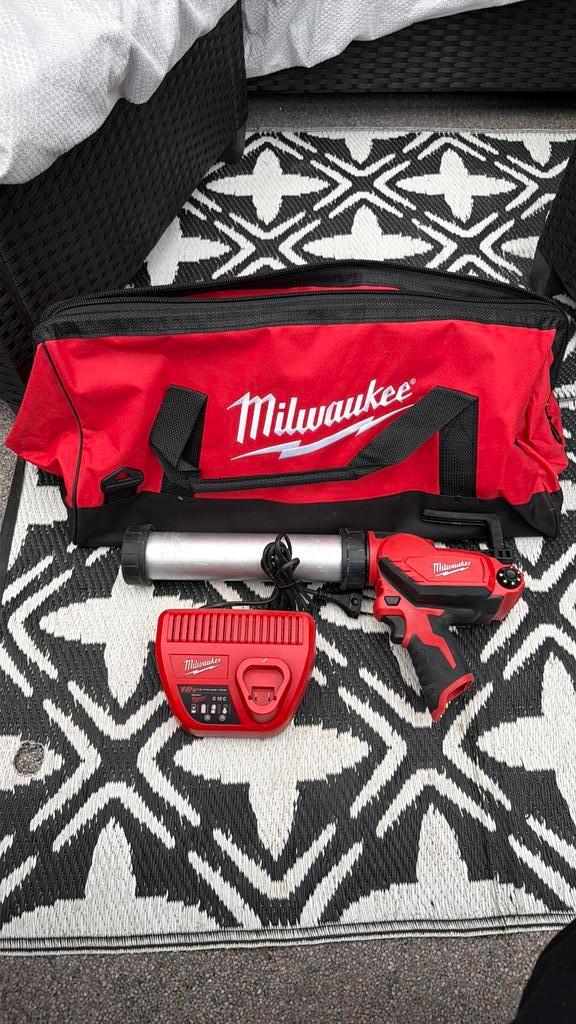 Milwaukee M12 PCG/310C-0 12V Li-Ion Accu Kit- lijmpistool, Doe-het-zelf en Verbouw, Gereedschap | Overige machines, Zo goed als nieuw
