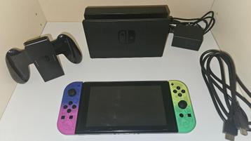 Nintendo Switch v1 (Unpatched), RGB Splatoon met Turbo Knop beschikbaar voor biedingen