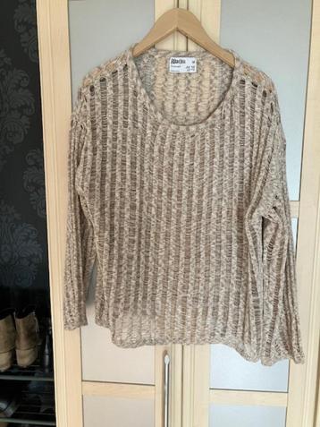 Trui   (Maat:40-42) beschikbaar voor biedingen