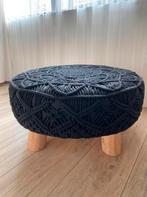 Gehaakte poef, Ophalen, Zo goed als nieuw, Rond