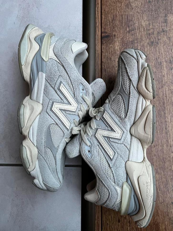New Balance 9060 Quartz Grey 42.5 Schoenen, Kleding | Heren, Schoenen, Zo goed als nieuw, Sneakers of Gympen, Overige kleuren