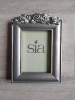 Fotolijst zilverkleur, Wissellijst, Fotolijst met roosjes., Ophalen of Verzenden, Gebruikt