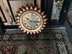 Nieuwe Zonne Wandklok - AA Batterij, Huis en Inrichting, Woonaccessoires | Klokken, Ophalen of Verzenden, Nieuw, Analoog, Wandklok